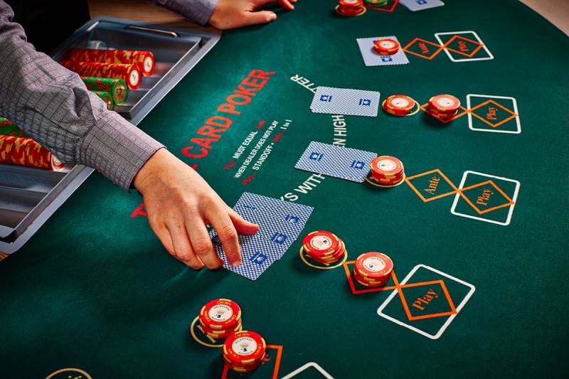 Các Hình Thức Cược Trong Poker